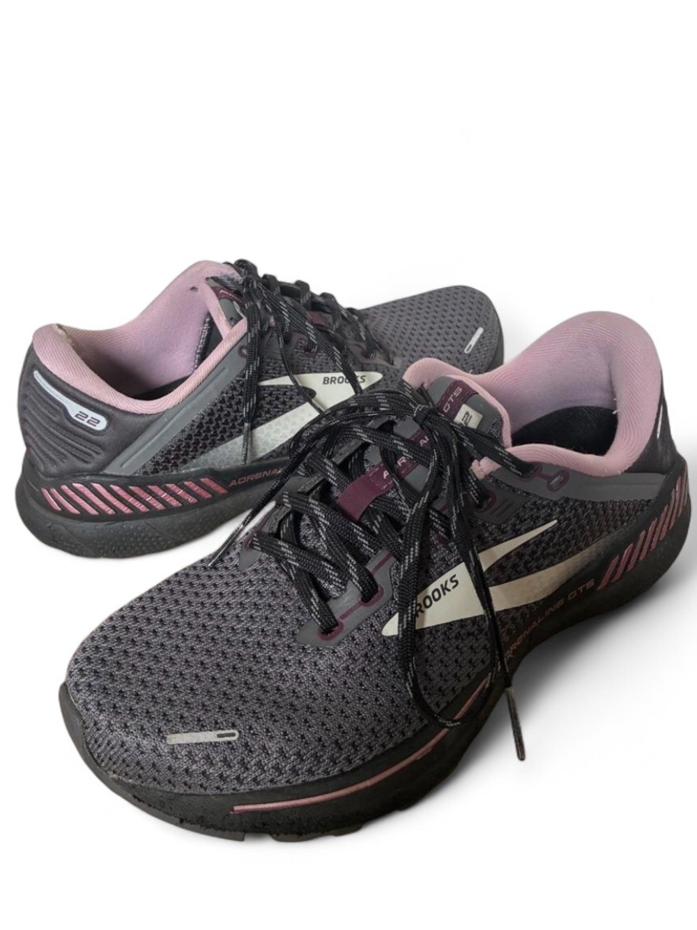 Brooks Adrenaline GTS 22 women's 8 sporty running sneakers grey & purple